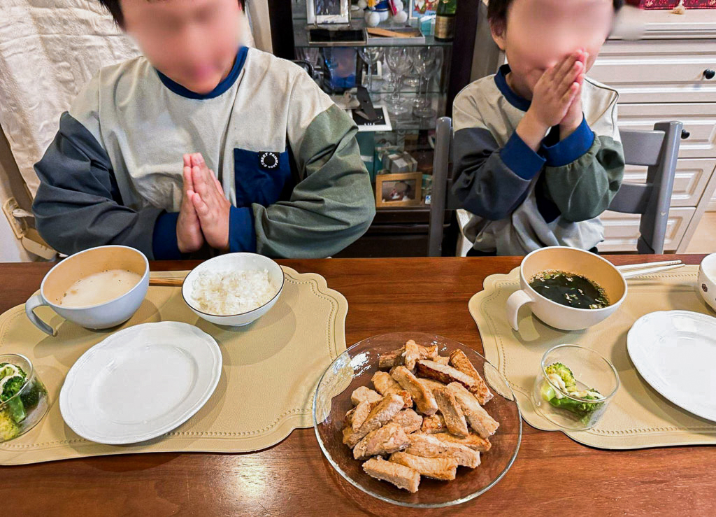 食事中