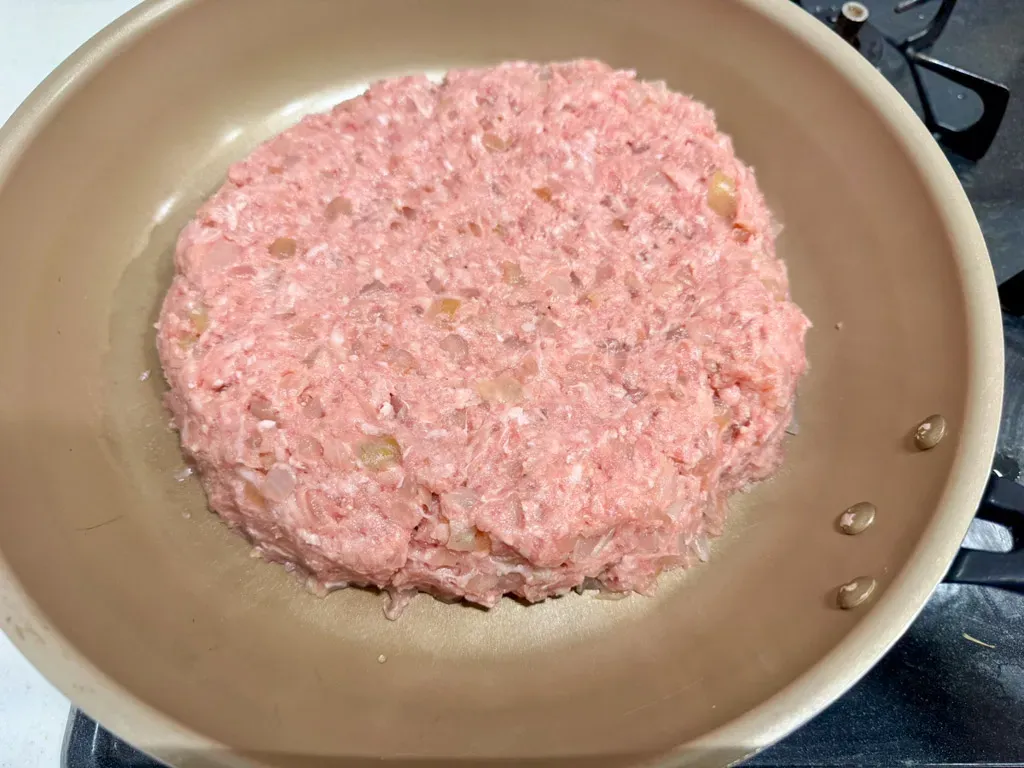 フライパンに入れた肉だね