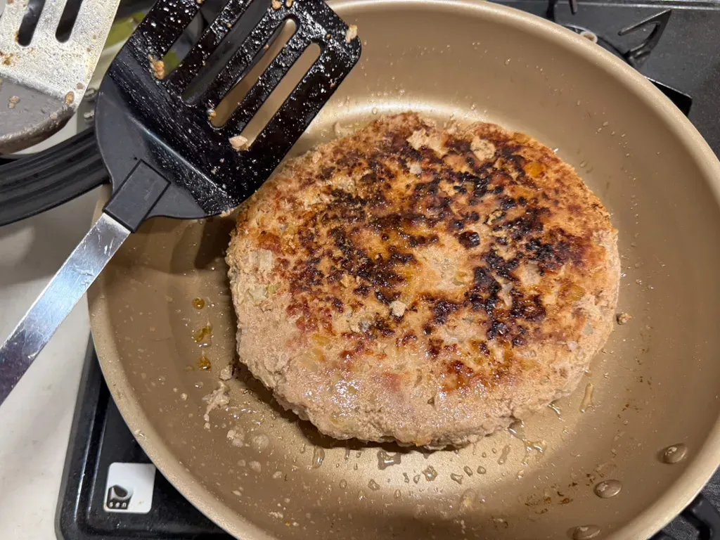 焼いたハンバーグ