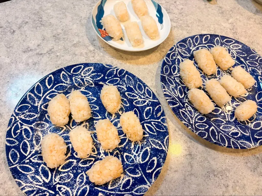 全員エビフライ型のシャリが完成