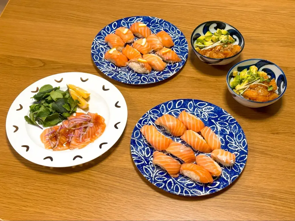 寿司21貫、カルパッチョ、ポキ丼の3品が完成
