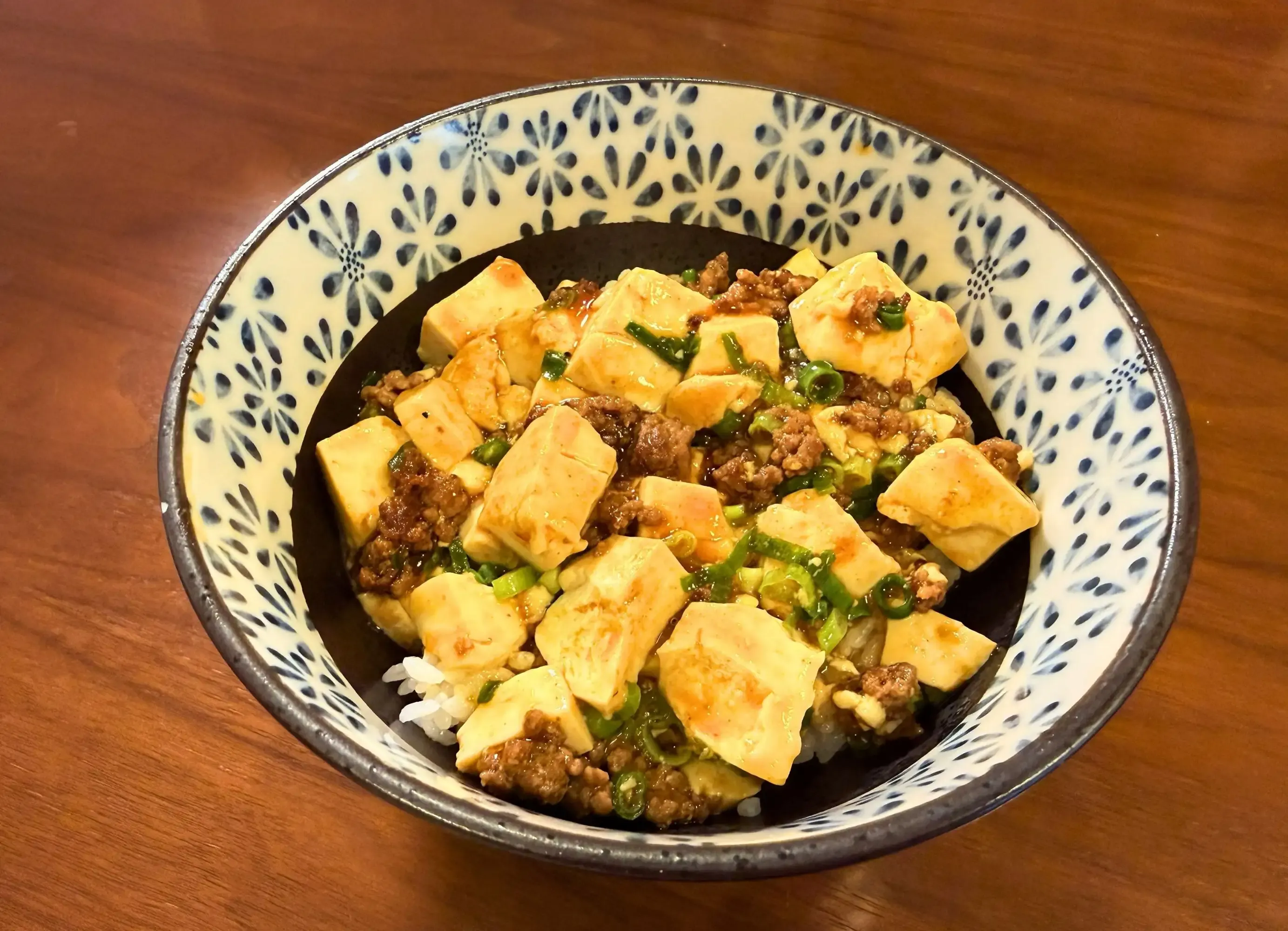ボリューム満点の麻婆丼