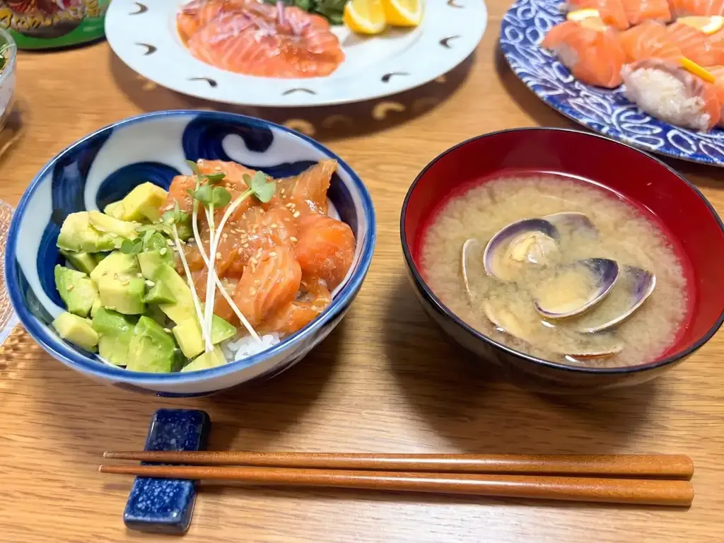 ロピアのあさりで作ったお味噌汁も相性抜群