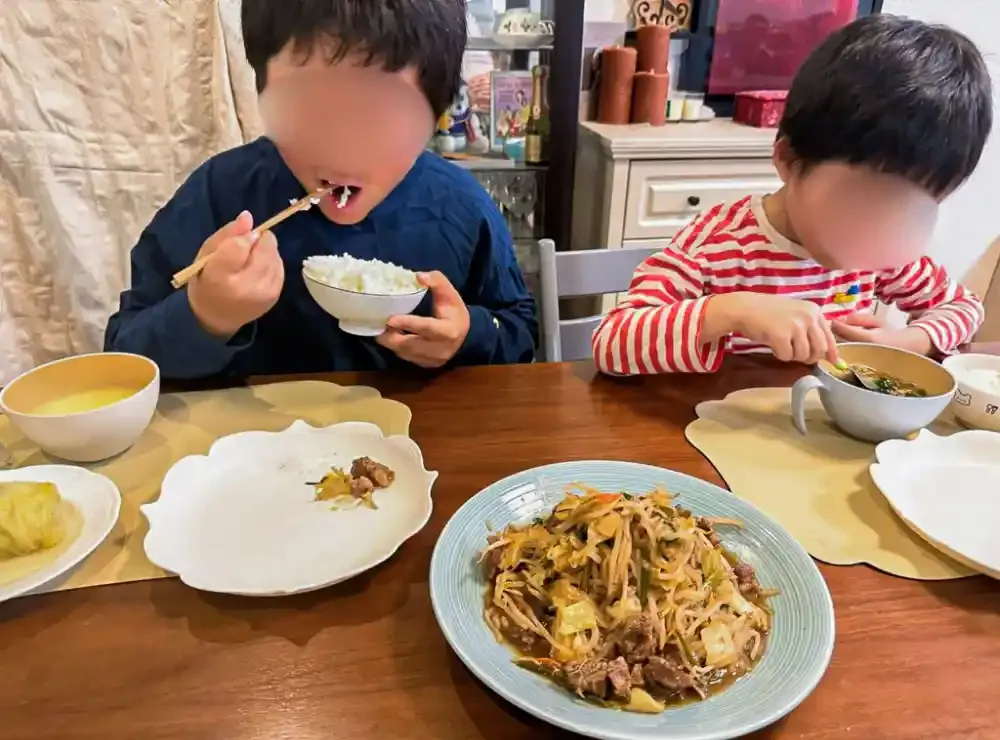 食べる様子