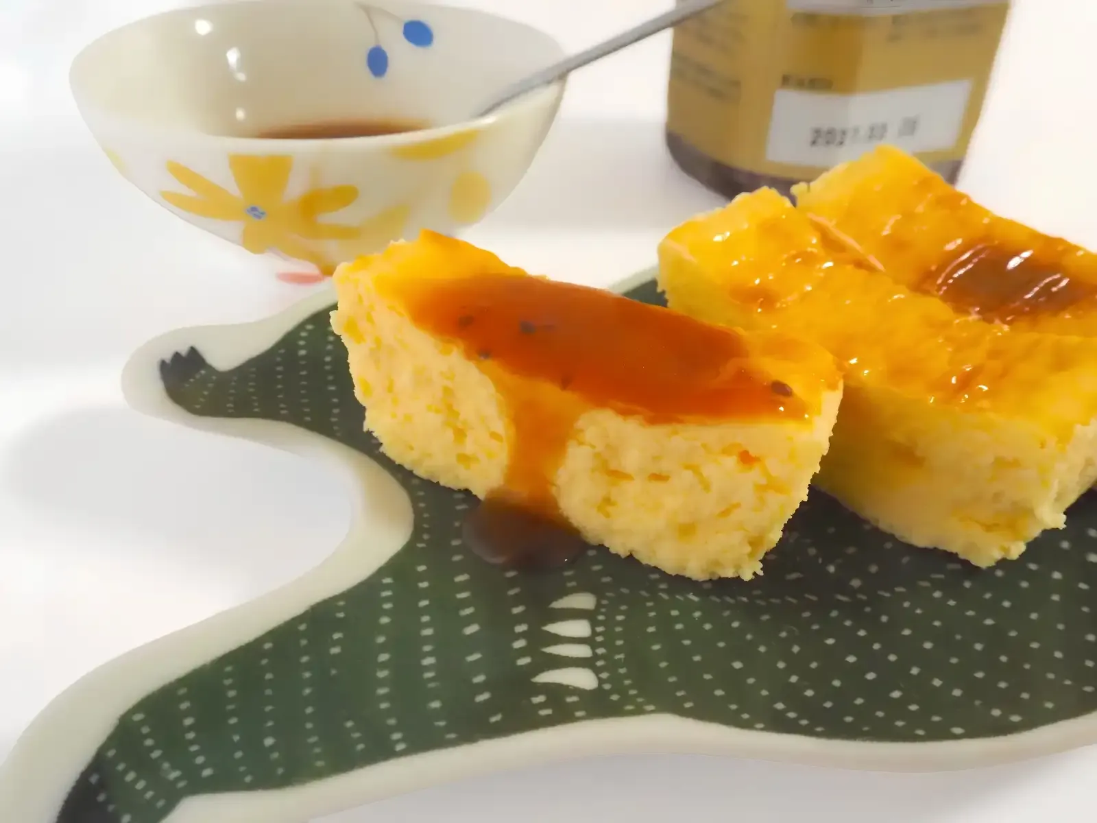 トリュフソースをかけた「ベイクドチーズケーキ」