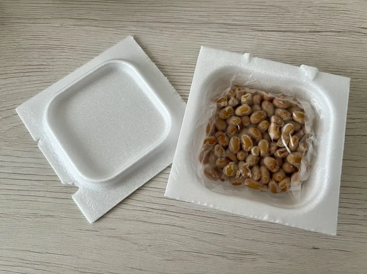 蓋を開けた納豆
