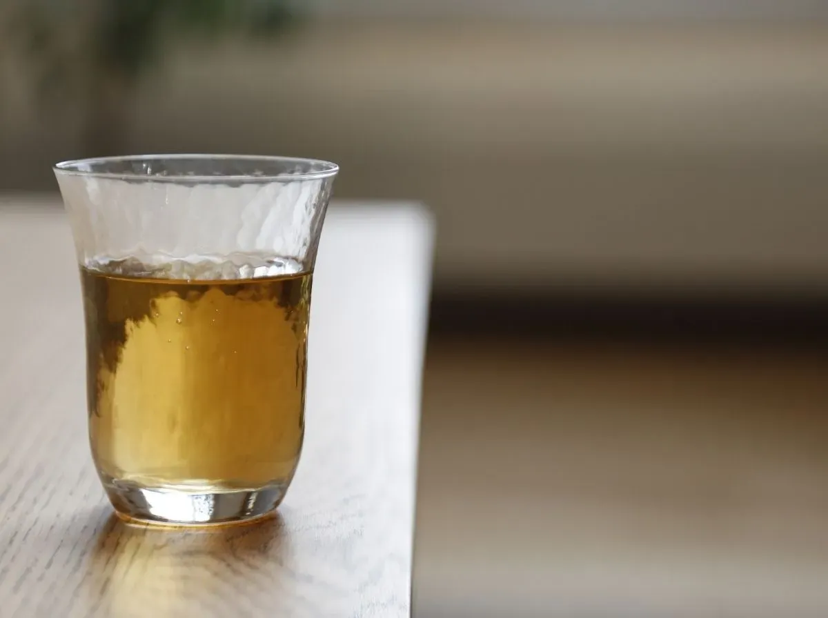 コップに入ったお茶